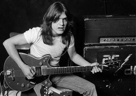Falleci&oacute; Malcolm Young, m&iacute;tico guitarrista y fundador de AC/DC