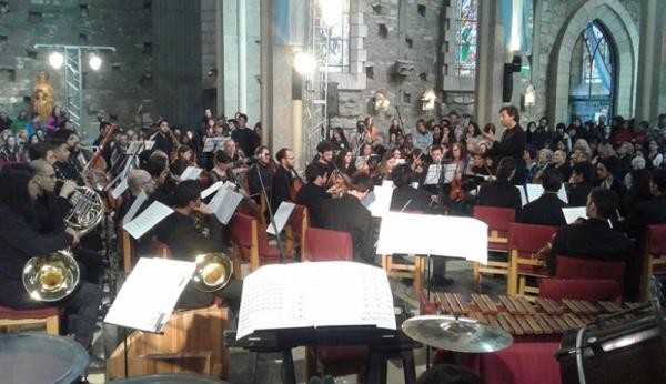 La Orquesta Filarm&oacute;nica de R&iacute;o Negro llen&oacute; la Catedral
