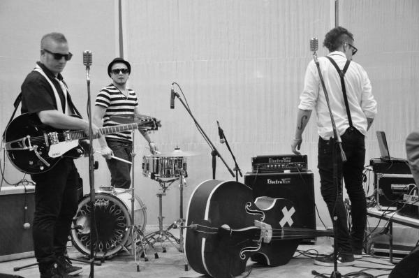 ROCKABILLYCOS este VIERNES 16 en LA LUNA KM7!!!