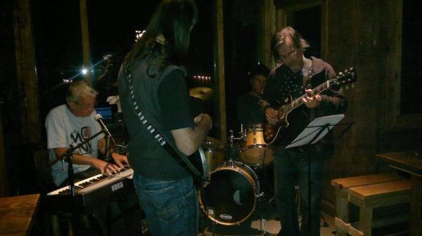 "LA CUARTA JUSTA" NOCHE DE JAZZ