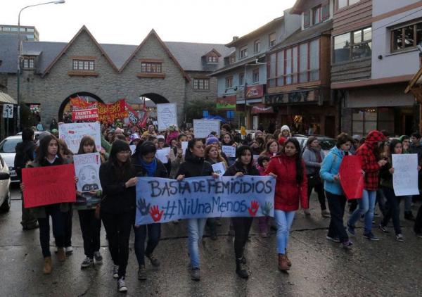 Presentaci&oacute;n del libro #NiUnaMenos&#150;Vivxs nos queremos en Bariloche 