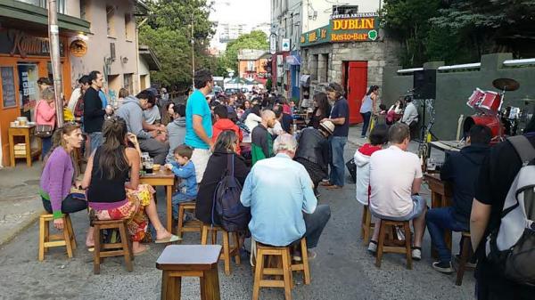 Viernes de m&uacute;sica en el Paseo de Monta&ntilde;a