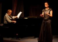 Sheila Strachan(soprano)y Giordania Mariani (piano)presentan m&uacute;sica de Broadway.