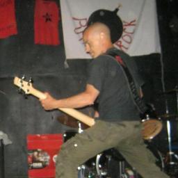 PATADA EN EL ORTO PUNKROCK EN VIVO