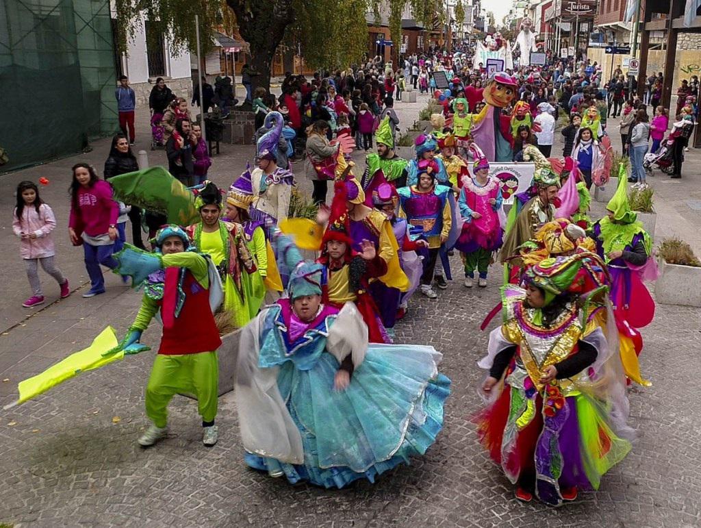 XIX Festival de T&iacute;teres Andariegos: interpelar la creatividad