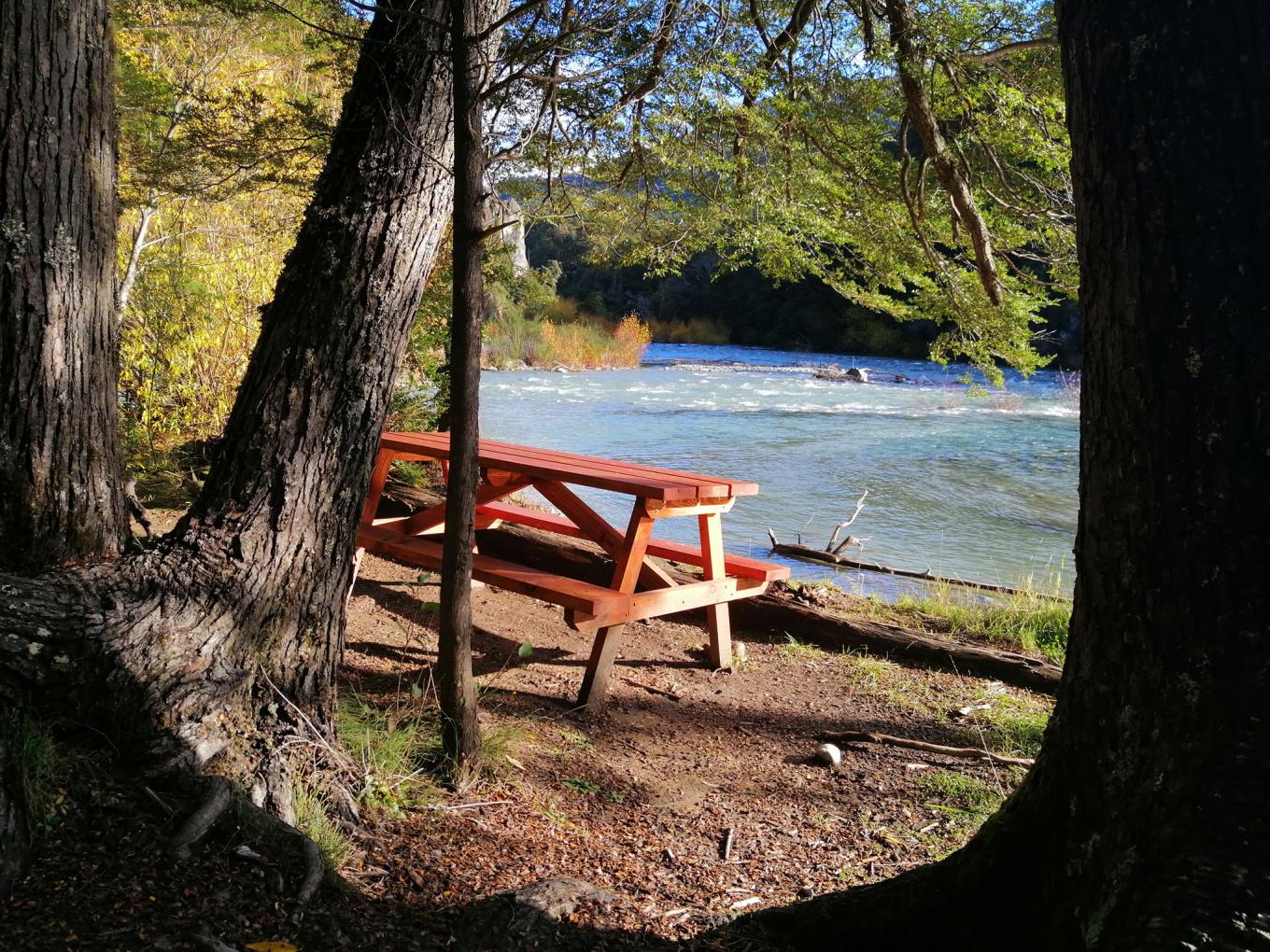 Alojamiento en el R&iacute;o Manso: Un Oto&ntilde;o Encantador en Bariloche