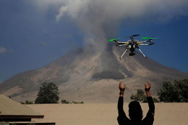 El volc&aacute;n Copahue puede vigilarse con ecodrones