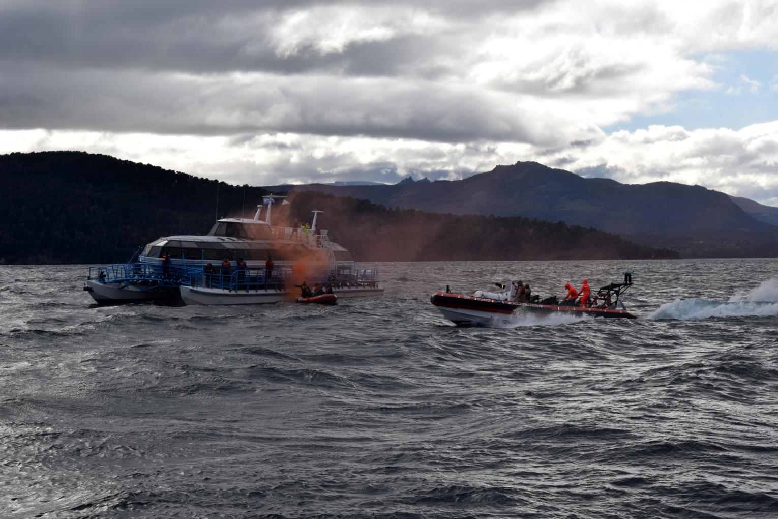 Simulacro de colisi&oacute;n de embarcaciones en el Parque Nacional