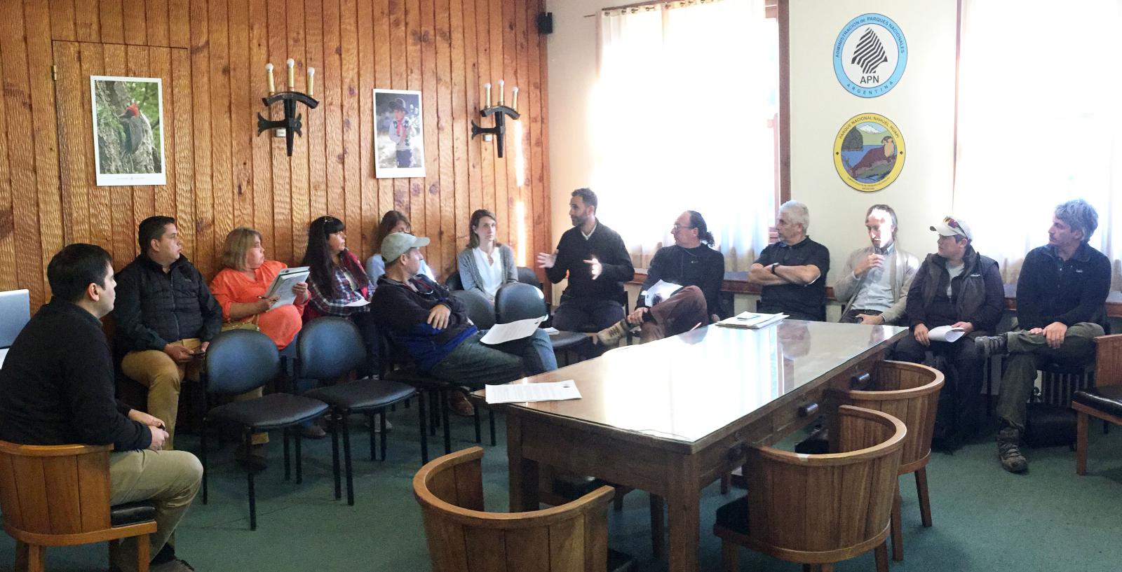 Reuni&oacute;n con pobladores y prestadores del Parque Nacional Nahuel Huapi por obras del camino a Tronador