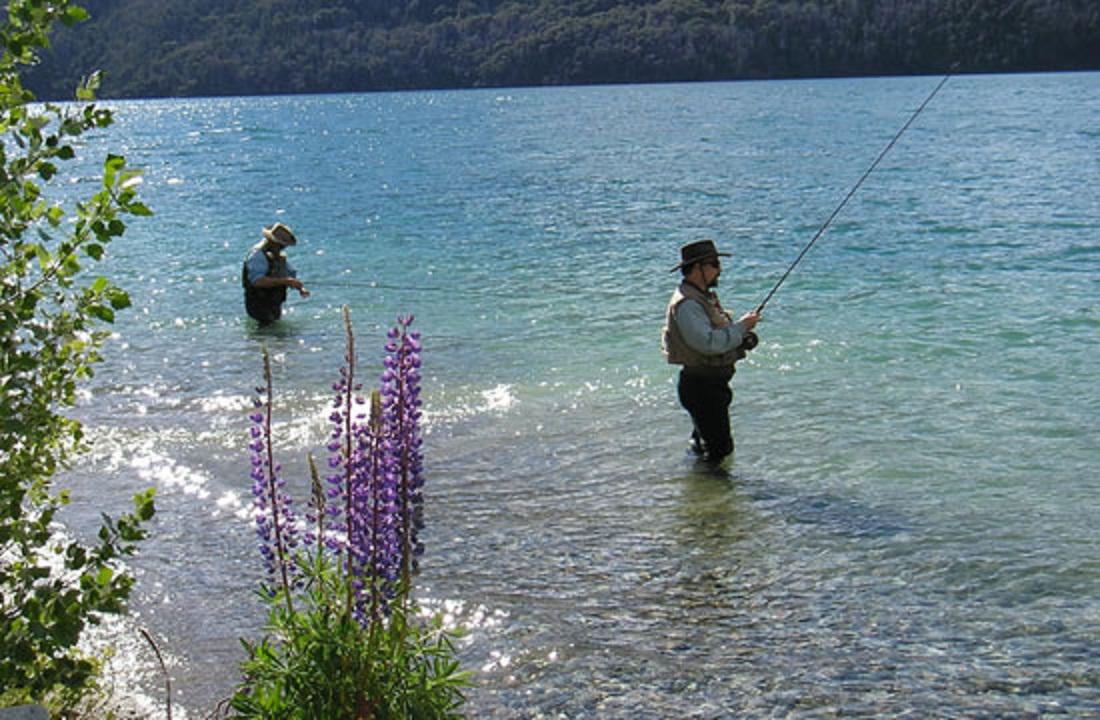 Trabajo conjunto entre el Parque Nacional Nahuel Huapi y la Municipalidad de San Carlos de Bariloche para el cuidado y la prevenci&oacute;n en las costas y playas