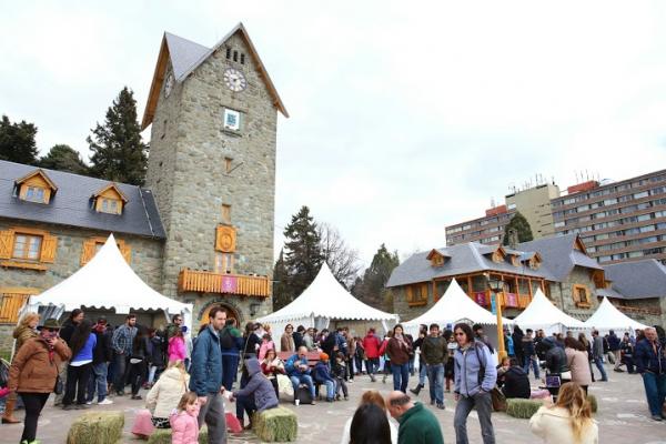 GRAN JORNADA DE CORDERO SOLIDARIO EN EL CENTRO CIVICO