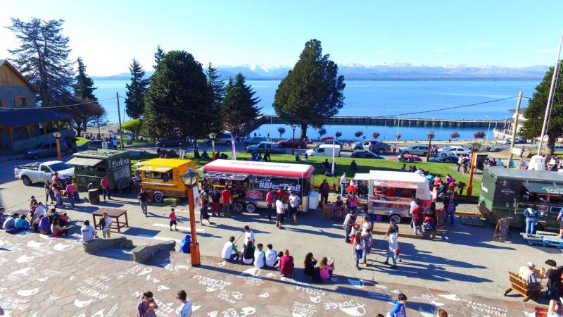 UNAS 40.000 PERSONAS DISFRUTARON DE LAS DECENAS DE PROPUESTAS DE LA FERIA GASTRON&Oacute;MICA DE BARILOCHE A LA CARTA