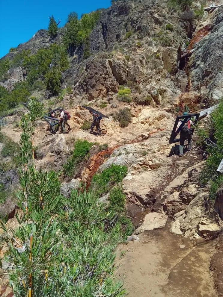 Realizaron mejoras en el sendero al refugio Frey