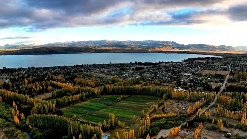 Oto&ntilde;o en Dina Huapi: un para&iacute;so escondido entre la estepa y la cordillera