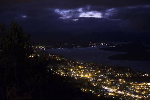 MONTAA y MSICA: Noche de Rock & Blues - Cena a la luz de la velas y Vista Panormica