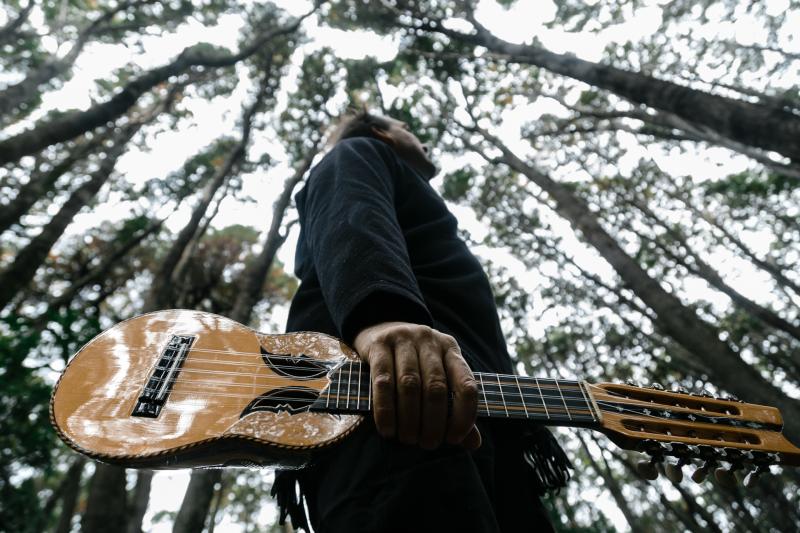 Boris Choquet presenta Abismo / Revoluci&oacute;n Charango