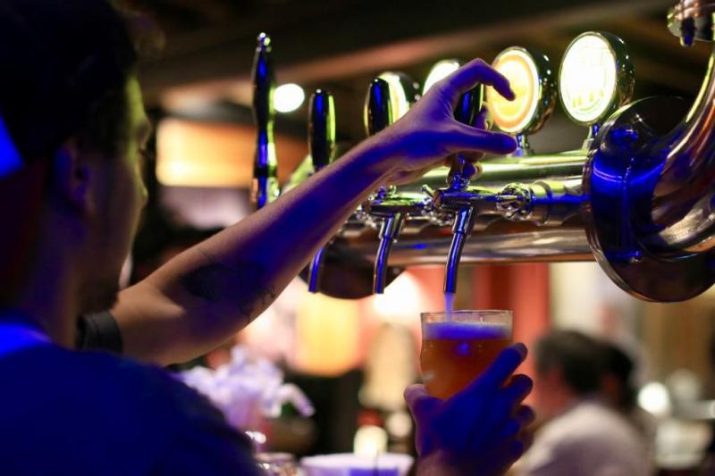 El arte de la cerveza y la m&uacute;sica unidos en los Monday Jam de Blest