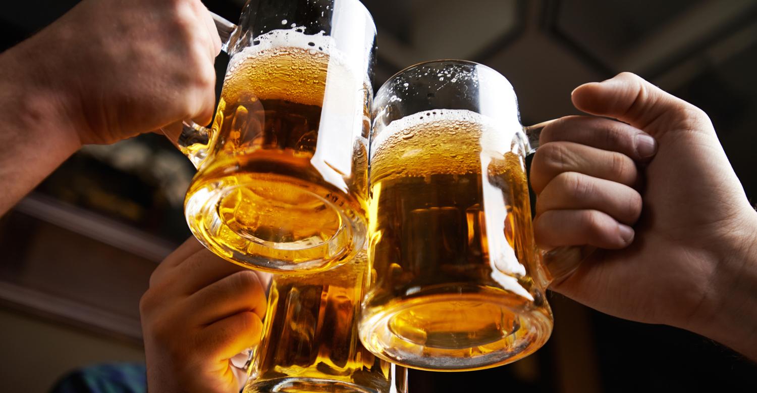 Tomar 3 litros de cerveza o vino por semana ayudar&iacute;an a proteger el cerebro