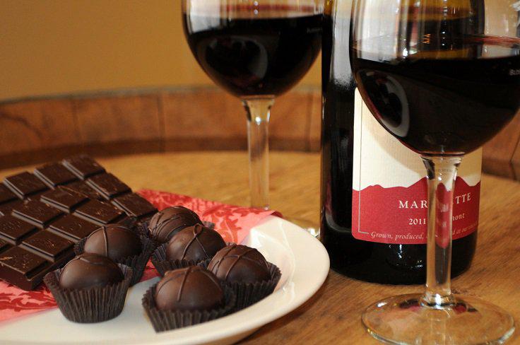 Tomar vino tinto y comer chocolate podr&iacute;a prevenir el envejecimiento