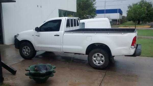 Vendo pick up Toyota Hilux cabina simple