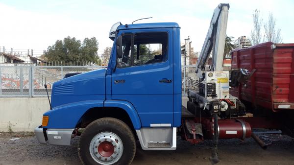 Camion hidrogrua y volcador