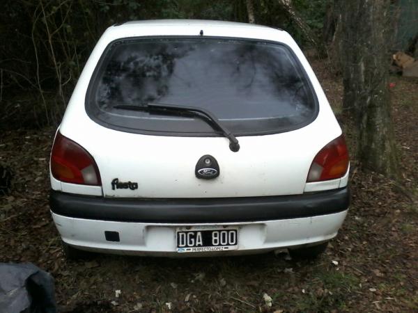 FORD FIESTA LX 2000