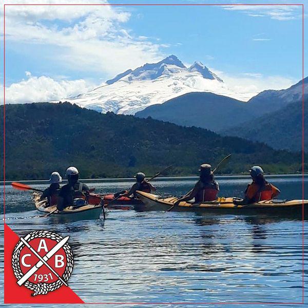 Traves&iacute;a en Kayak por el Lago Mascardi