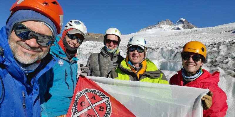 Se realiz&oacute; la cl&iacute;nica de escalada en hielo en el Cerro Tronador