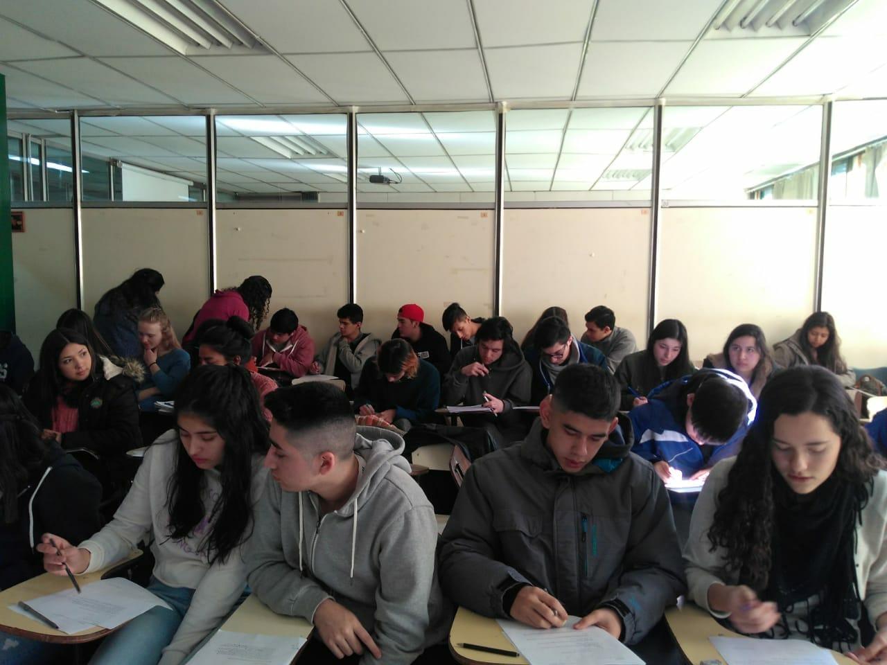 Talleres para Estudiantes secundarios: Un puente entre la escuela Secundaria y la Universidad