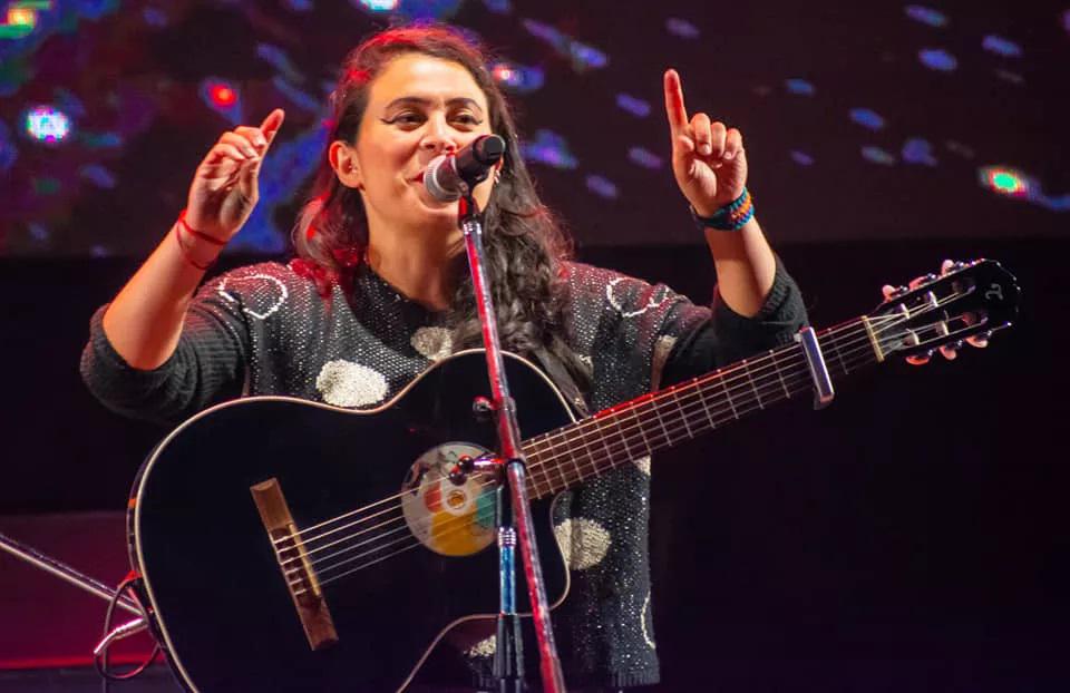 Cobra forma Sinf&iacute;n &#150; Festival de la Canci&oacute;n en Bariloche