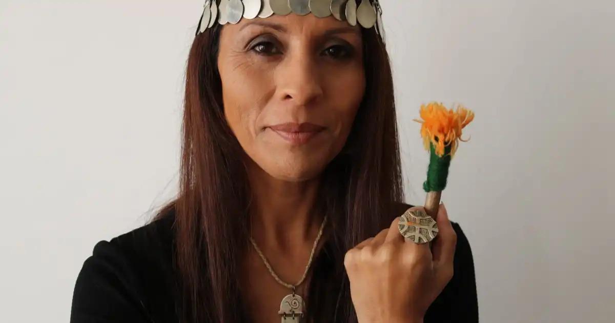 Es de Bariloche y fue nominada a los Grammy Latinos por una canci&oacute;n que canta en&nbsp;mapuzungun 