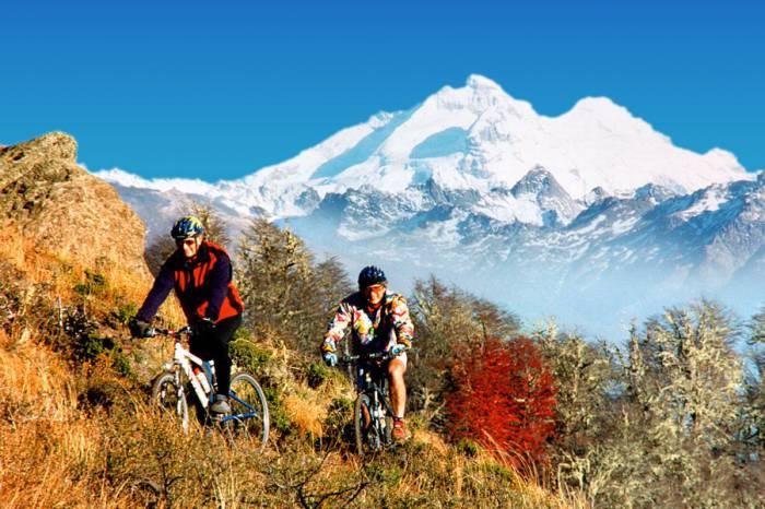 Los barilochenses que hicieron un libro &uacute;nico sobre ciclismo de monta&ntilde;a