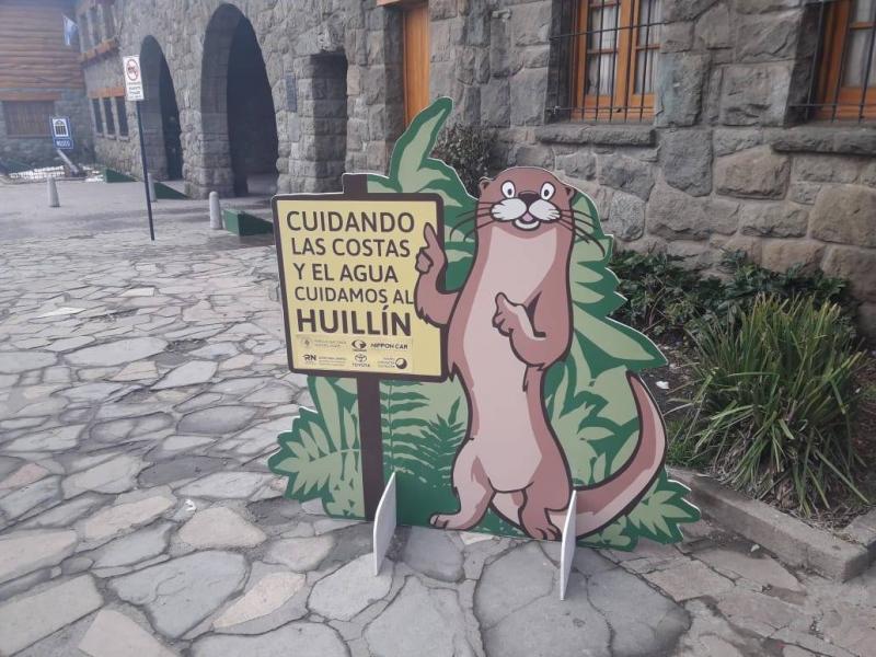 El huill&iacute;n se muestra