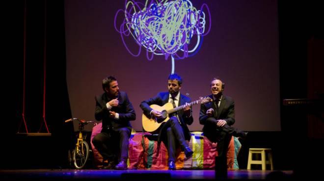 'Mentiras y moretones' se despide con su creatividad de Bariloche