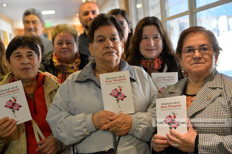 Declararon de Inter&eacute;s al libro del Centro de jubilados Rosa Mosqueta