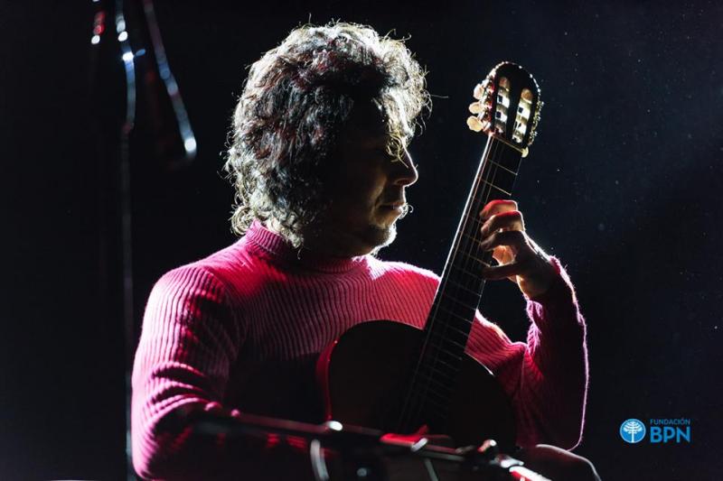 Luis Ch&aacute;vez Ch&aacute;vez subi&oacute; nuevamente al escenario de lo mejor de las guitarras del mundo