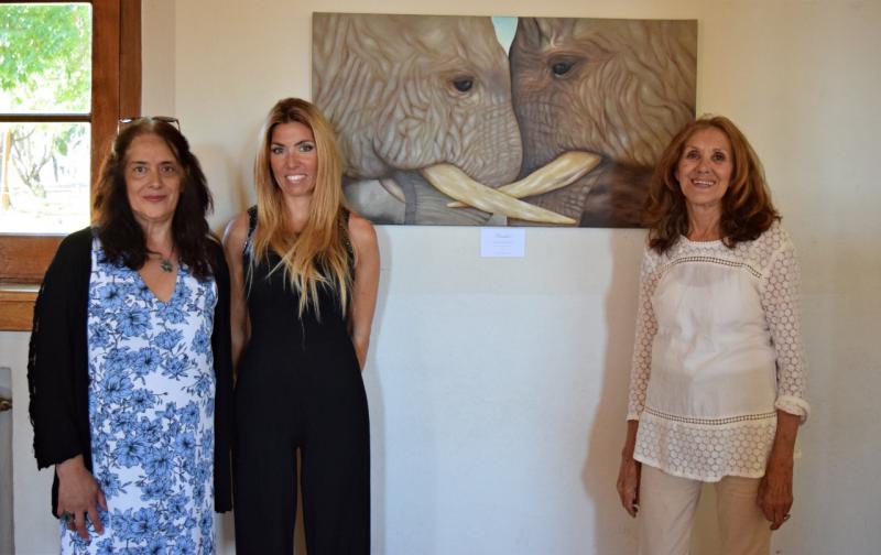 Inspiraci&oacute;n: Daniela Dursi expone sus pinturas en Sala de Prensa