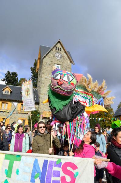 El Desfile de Gigantes dio el cierre a una nueva edici&oacute;n de T&iacute;teres Andariegos