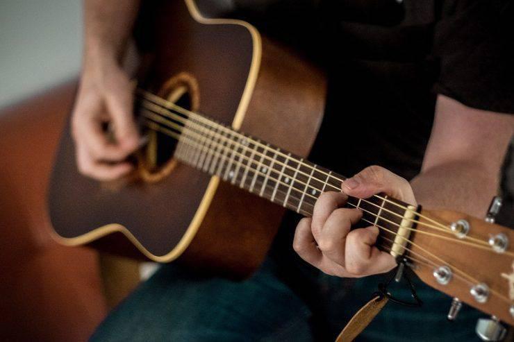 Lanzan un curso de introducci&oacute;n a la guitarra on line, libre y gratuito