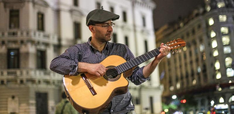 Wilson Saliwonczyk junto a Lagua y Anah&iacute; Mariluan 