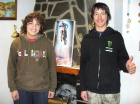 Dos pibes que andan muy fuerte en el motocross