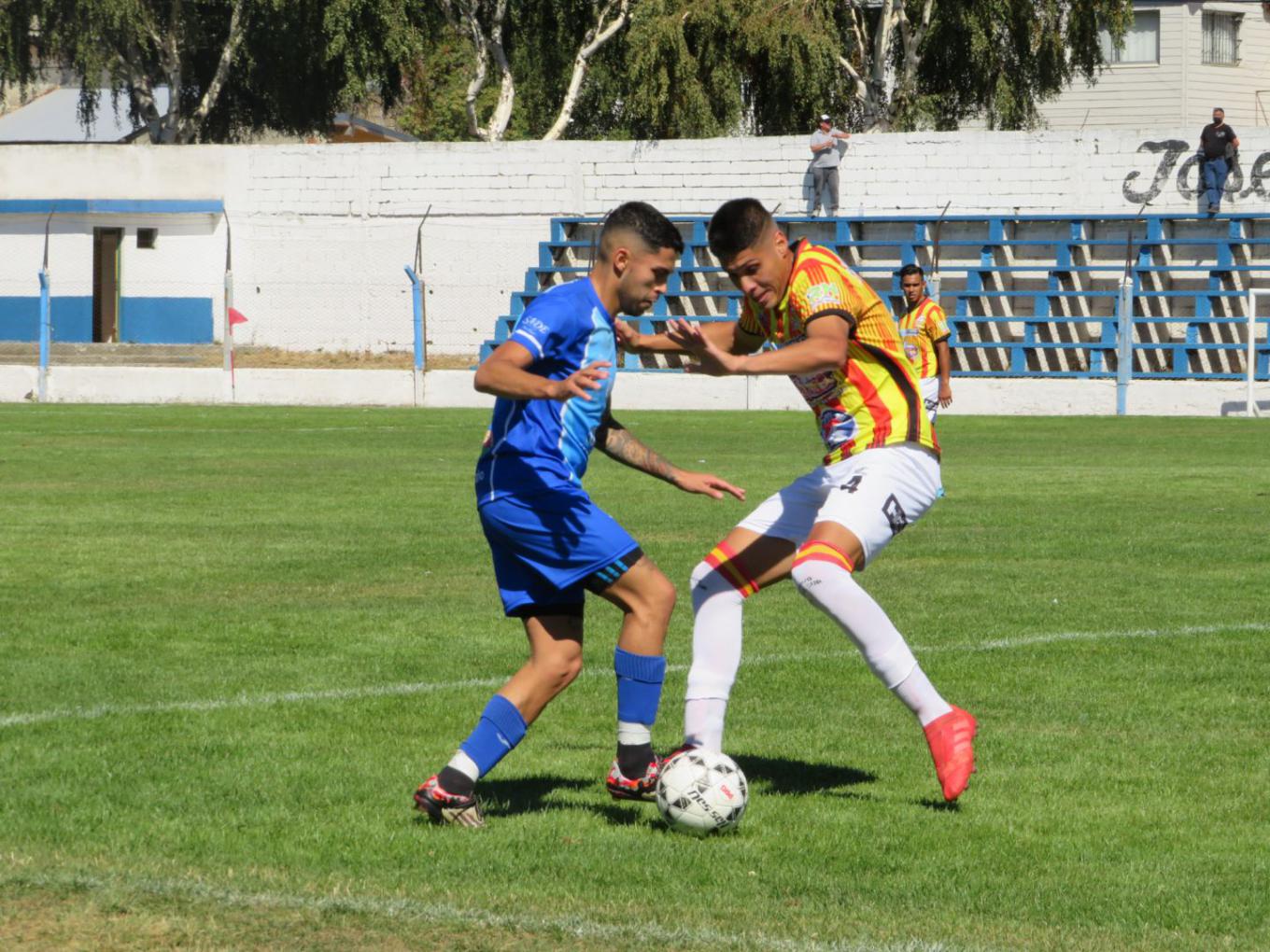 Comienza la Copa Bariloche de f&uacute;tbol 11