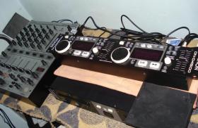 Para Dj - VENDO Denon 4500 y Behringer 700
