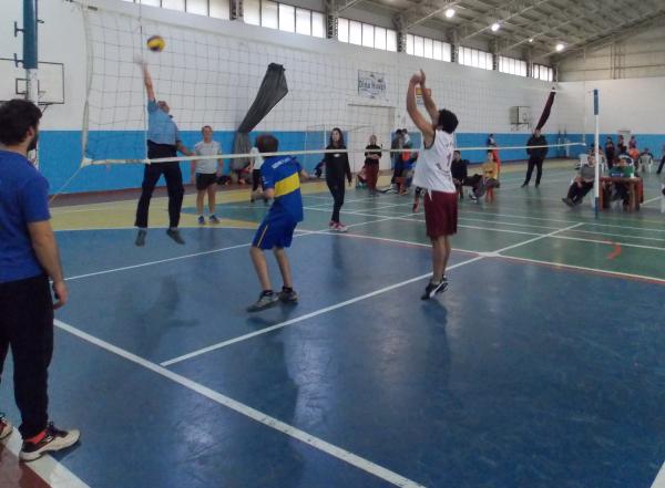 DOMINGO A TODO VOLEY EN DINA HUAPI