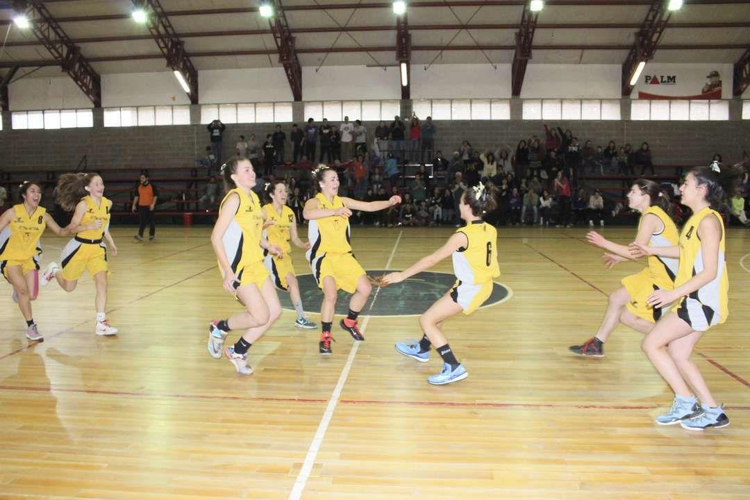 El plantel femenino de b&aacute;squet municipal jugar&aacute; en Chile