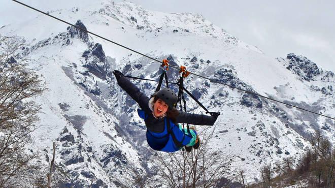 A volar en el Cerro Otto - Zipline