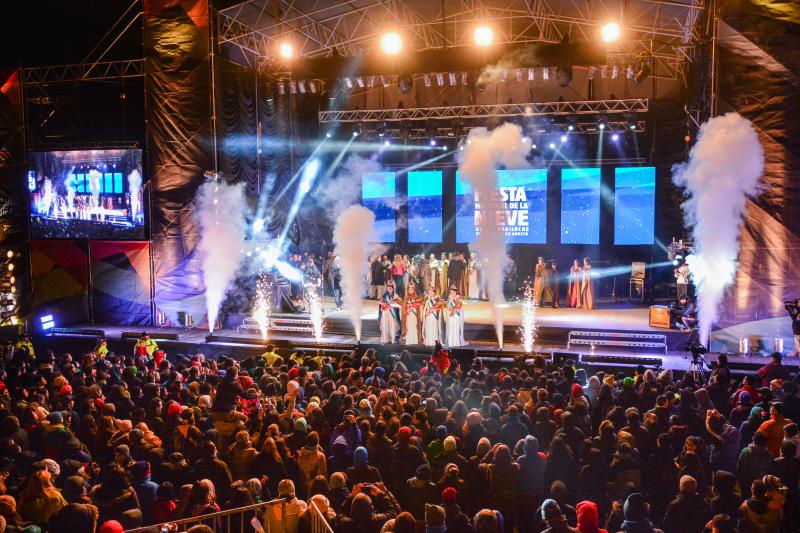 Pukem: los artistas locales se lucen en la Fiesta de la Nieve