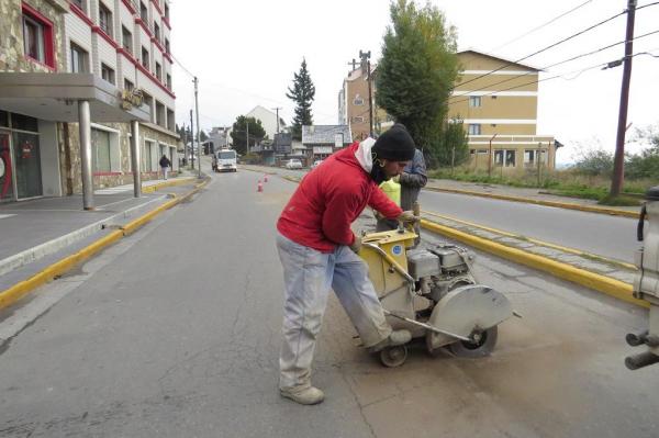 Precauci&oacute;n por bacheo en la Costanera