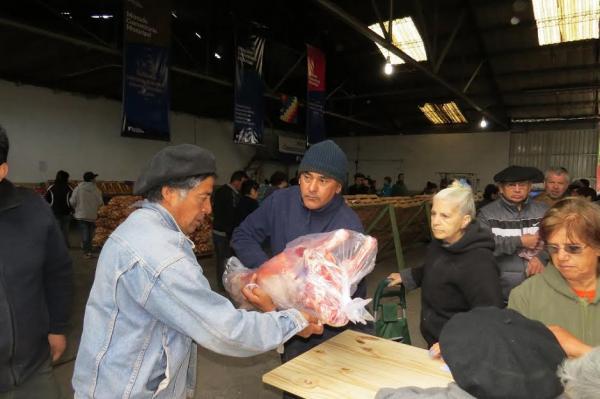 Pescado, lechones y corderos de la regi&oacute;n en el Mercado Comunitario   
