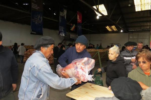 Lechones de la L&iacute;nea Sur en el Mercado Comunitario